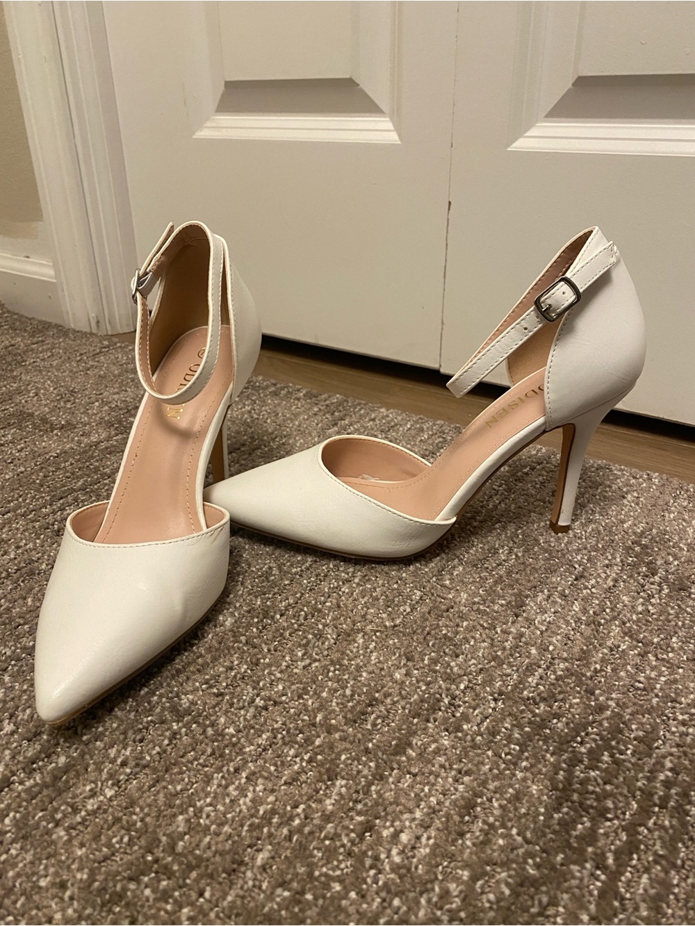 Classic Pointed-Toe Ankle Strap Heels - White